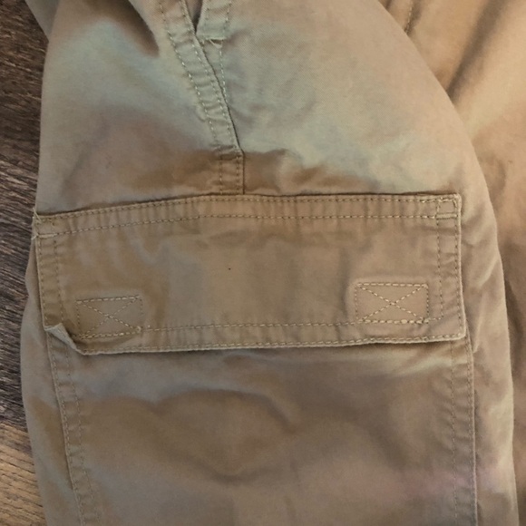 Columbia Mens Shorts Size 30 Beige Casual 10"L Carg EUC - Picture 6 of 9
